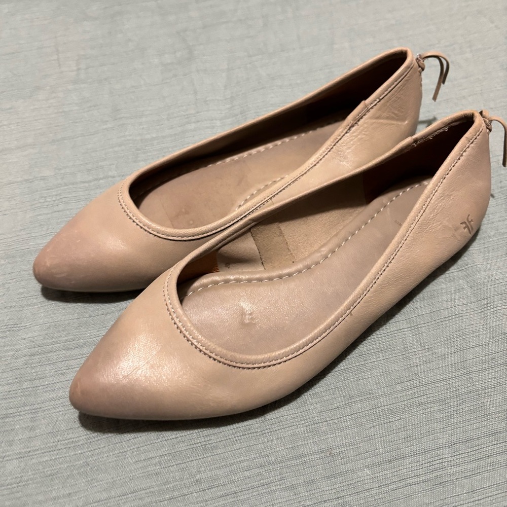 FRYE Ash Gray Leather Flats 7.5 EUC FALL College
